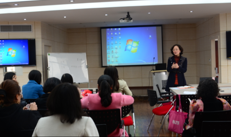 小黄书
召开大学英语拓展课程建设工作会议