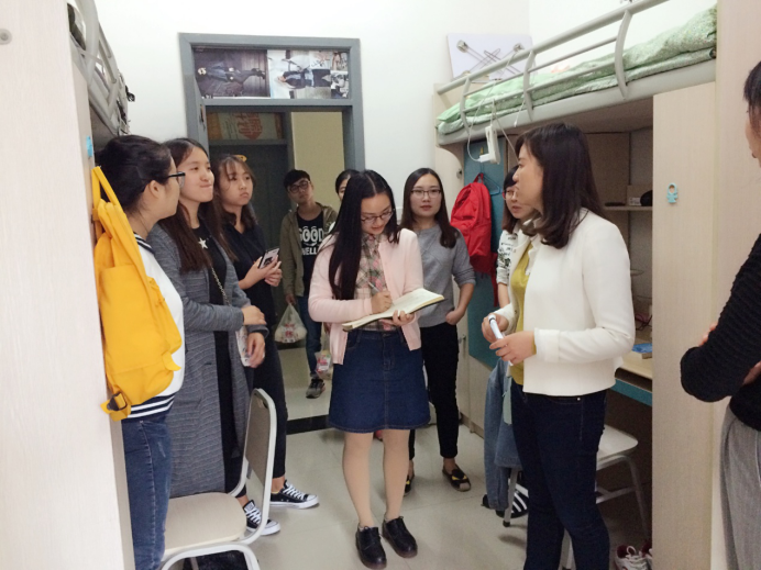 小黄书
2016级研究生新生慰问活动圆满举行