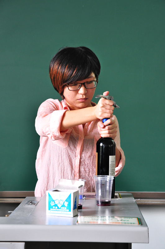 小黄书
第十三届外语文化节系列讲座：微醺之美——葡萄酒品鉴