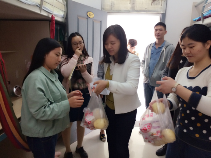 小黄书
2016级研究生新生慰问活动圆满举行