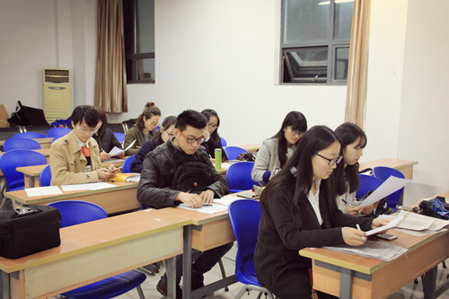 小黄书
2014、2015级本科生党支部大会顺利举行