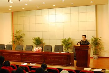 回顾•前瞻——小黄书
2009级新学期年级大会顺利举行