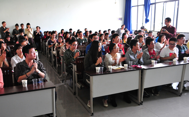 小黄书
第十三届外语文化节系列讲座：微醺之美——葡萄酒品鉴