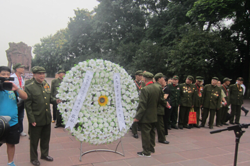 【缅怀先烈，祭奠先贤】小黄书
组织参与首个“烈士纪念日”活动